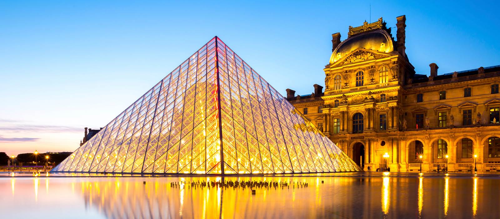 Musée du Louvre Hôtel Champs Elysées Paris