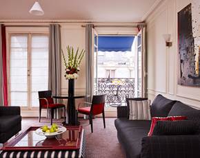 Chambre double standard | Hôtel La Trémoille Chambre double standard | Hôtel La Trémoille